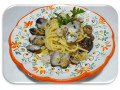 spaghetti alle vongole e lupini bianchi