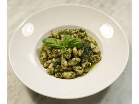 Gnocchi al pesto di basilico