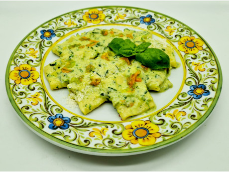 Paccheri alla “Nerano” con fiori di zucca